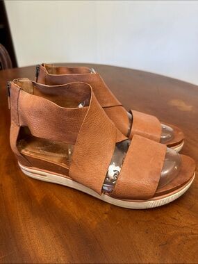 Eileen Fisher Tan Leather Crossover Platform Sandals